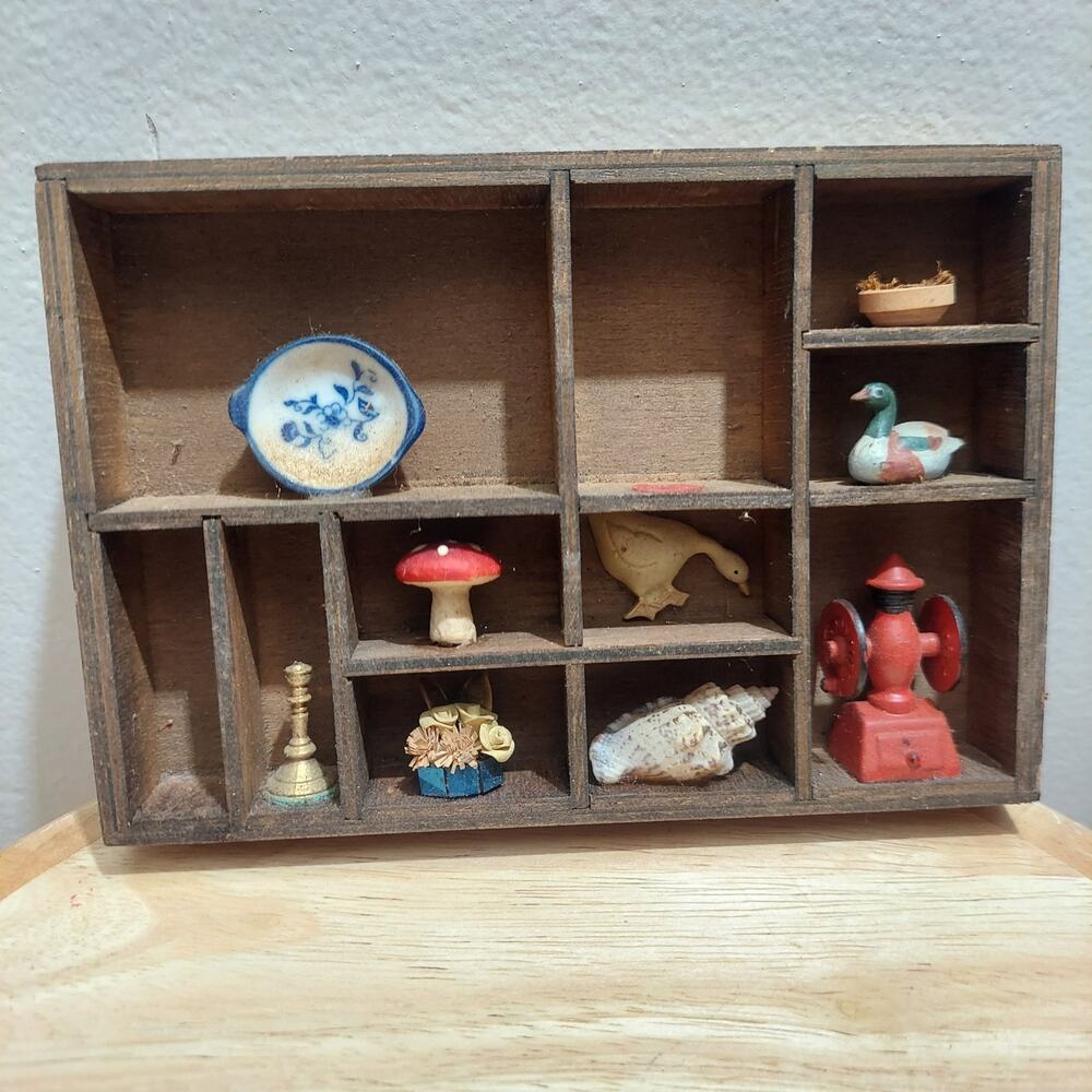 Vintage Miniature Curio Shadow Box Wall Hanging Wood Dollhouse Trinkets 6.25"